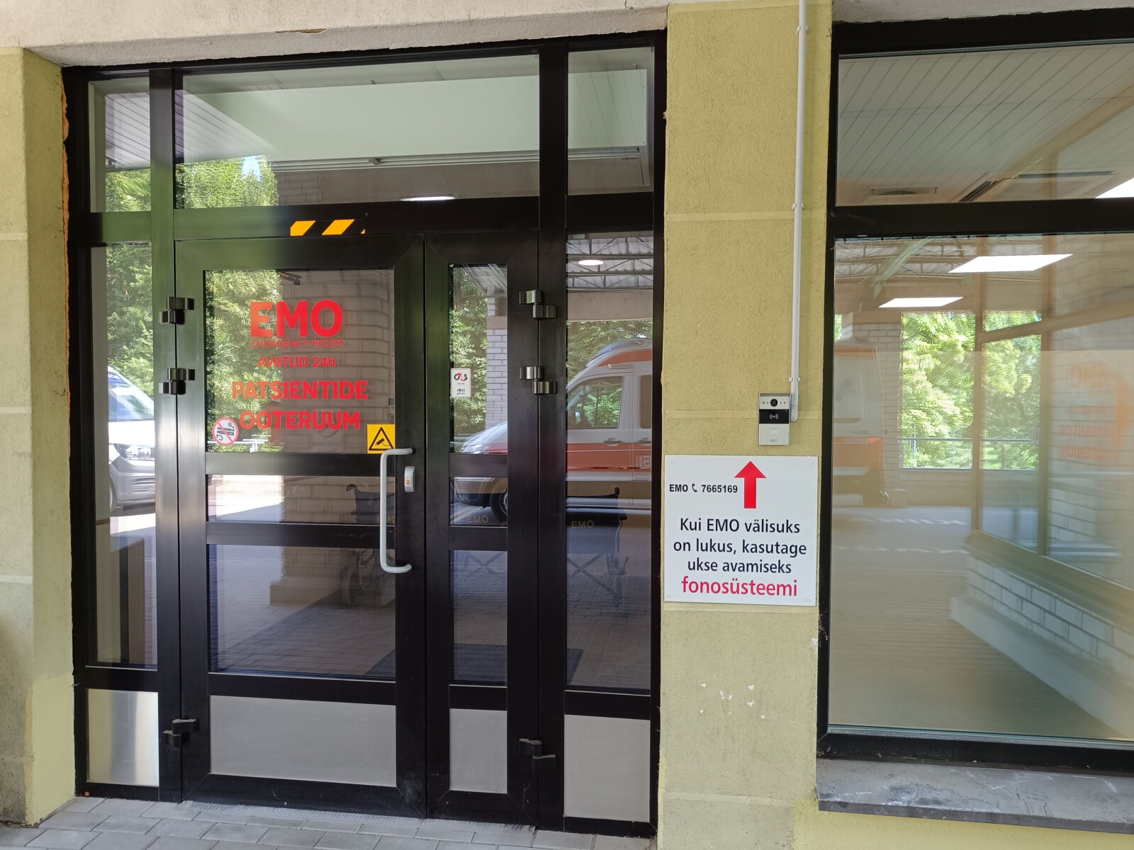 Valga Haigla EMO uks