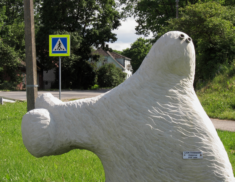Paide linna üks tuntumaid skulptuure -Laur Tiidemanni “Hääletaja.”